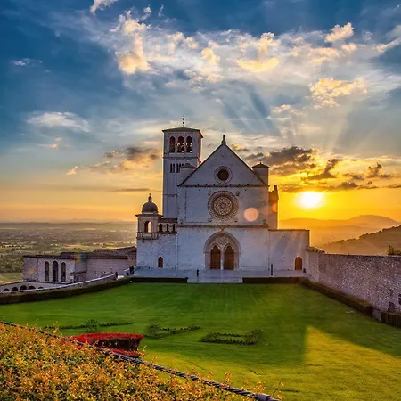 Assisi Suite Relax, Bilocale Nel Centro Storico Buitenkant foto